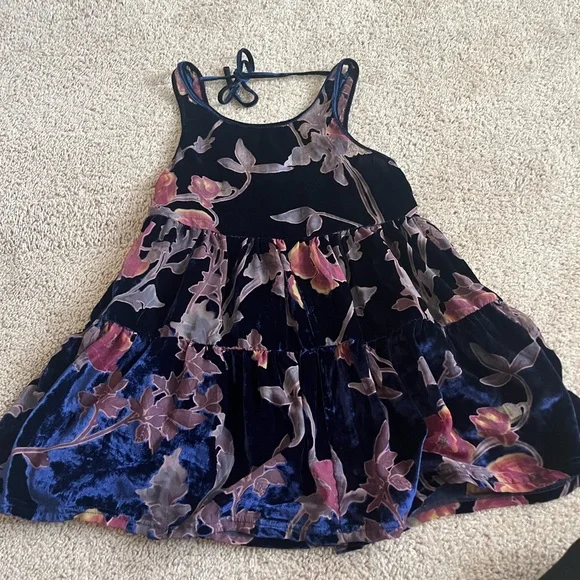 NWT staring at the stars tank - Picture 4 of 5